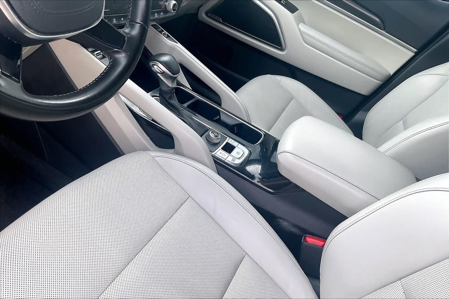 Used 2023 Kia Telluride S FWD image 14