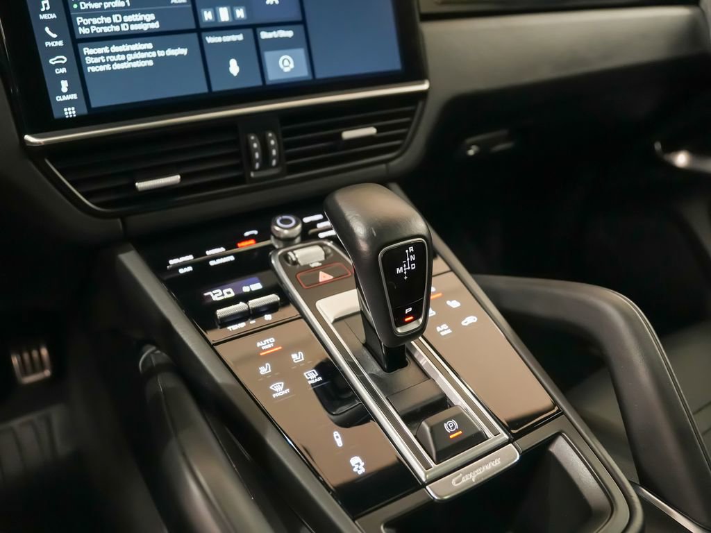 Certified 2020 Porsche Cayenne Turbo AWD/4WD image 32