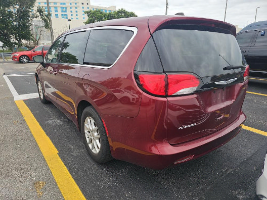 Used 2023 Chrysler Voyager LX FWD image 4