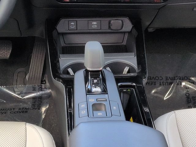 Used 2023 Toyota Prius XLE FWD image 18