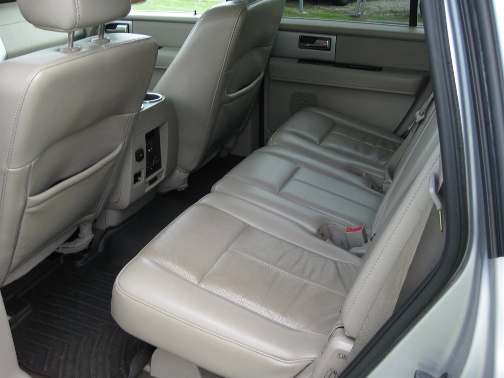 Used 2013 Ford Expedition Limited RWD image 25
