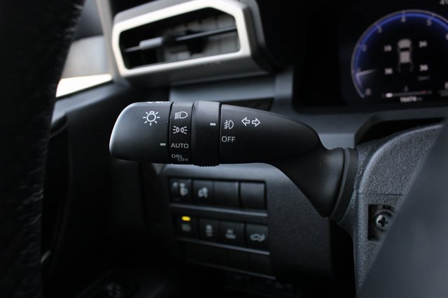 Used 2024 Toyota Tacoma Limited image 7