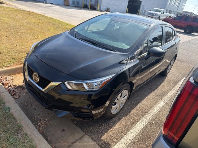 Used 2022 Nissan Versa S image 1