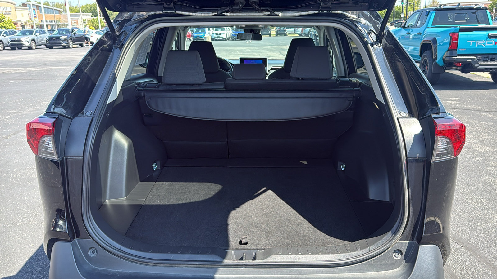Certified 2025 Toyota RAV4 XLE AWD/4WD image 24