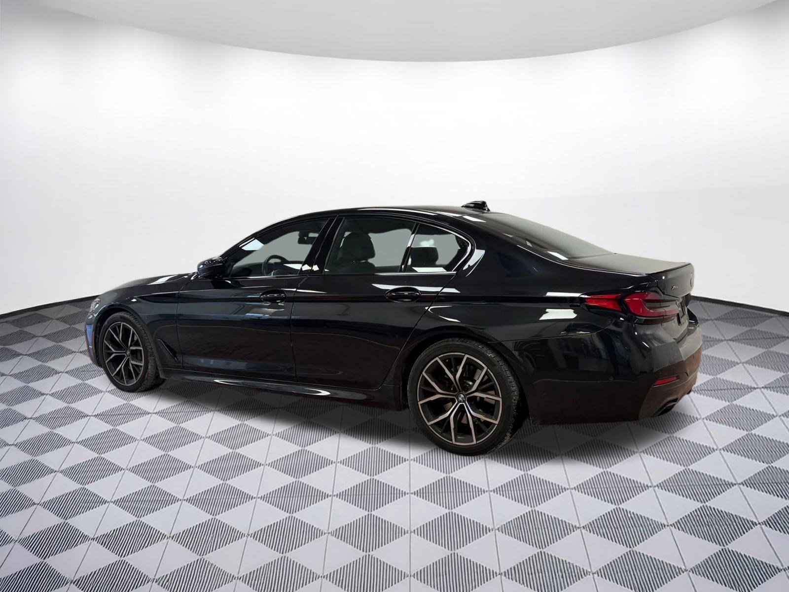 Used 2023 BMW 530i xDrive w/ M Sport Package image 3