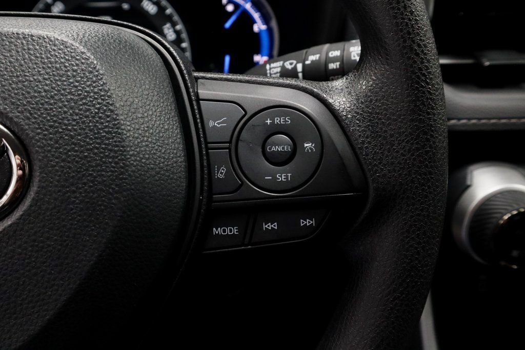 Used 2025 Toyota RAV4 XLE image 29