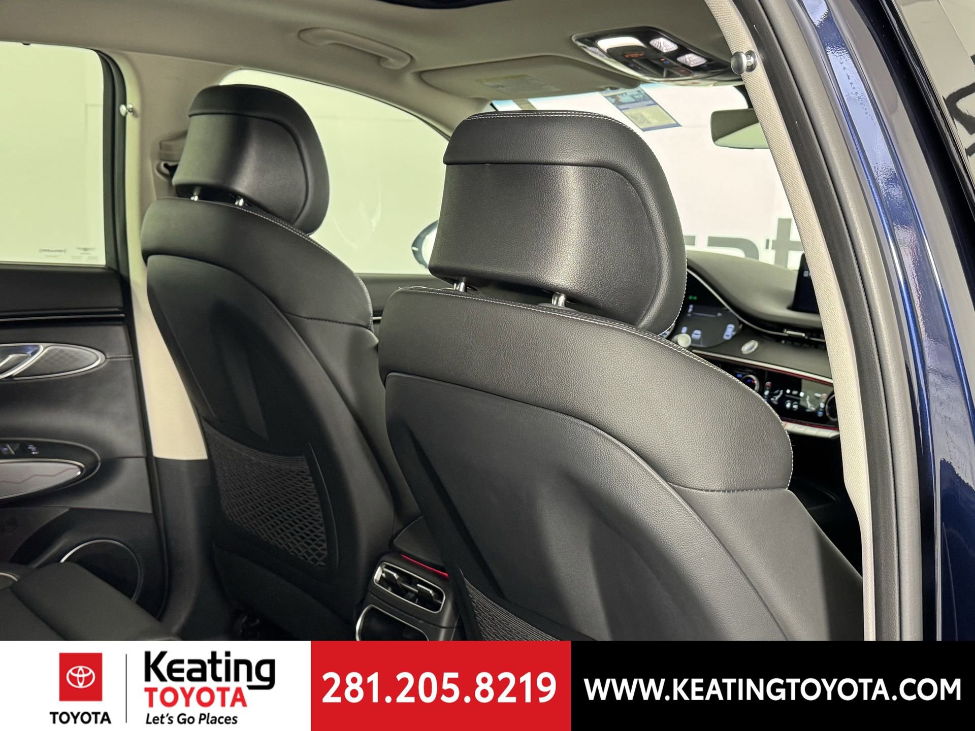 Used 2023 Genesis GV70 2.5T w/ Advanced Package image 19