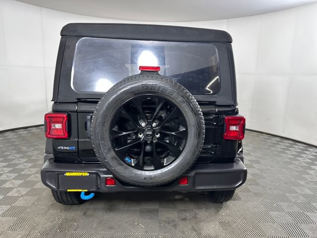 Used 2022 Jeep Wrangler Unlimited Sahara w/ Cold Weather Group image 4