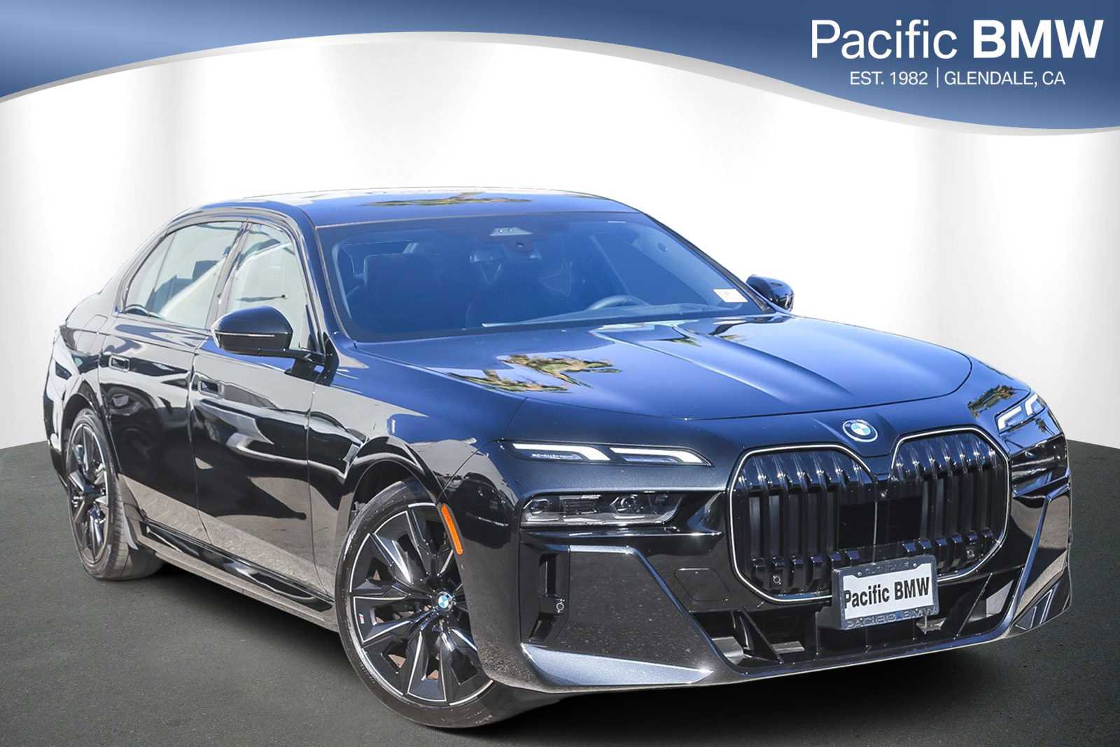 Used 2025 BMW i7 eDrive50 w/ M Sport Package image 1