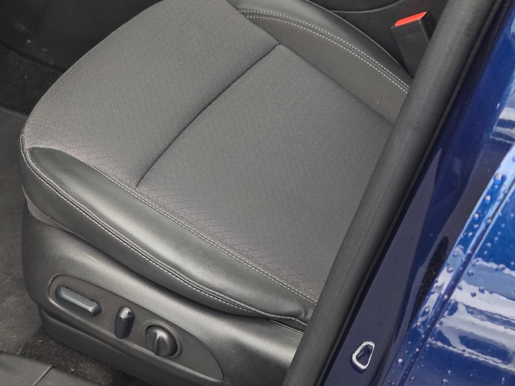 Used 2023 Buick Encore GX Select FWD image 32