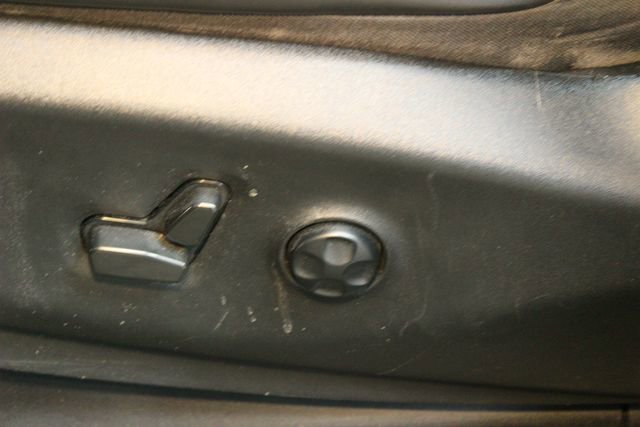 Used 2021 Chrysler Pacifica Limited w/ Uconnect Theater Family Group image 20