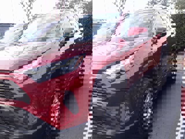 Used 2023 Toyota RAV4 XLE image 1