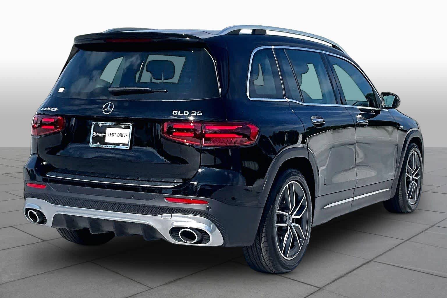 Used 2025 Mercedes-Benz GLB 35 AMG 4MATIC image 13