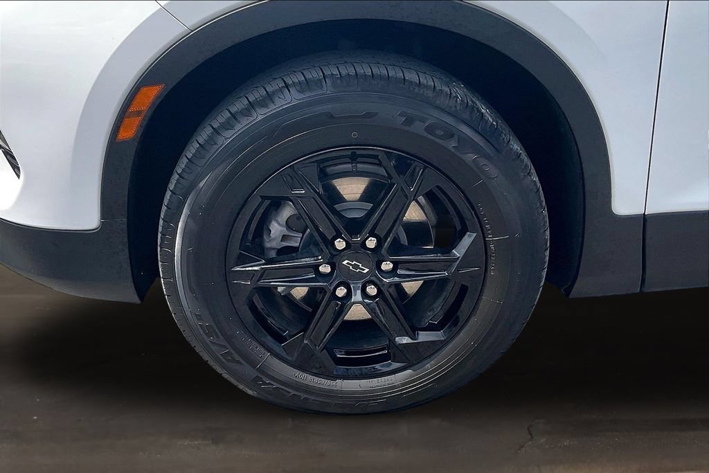 Used 2023 Chevrolet Blazer LT w/ Midnight/Sport Edition FWD image 33