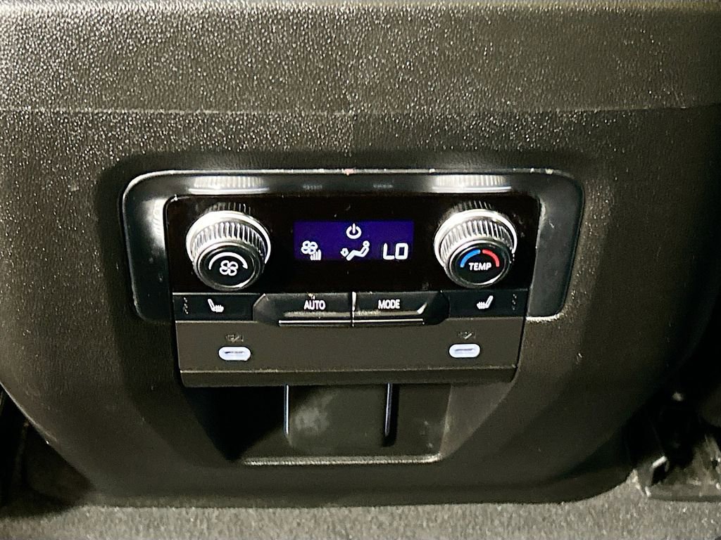 Used 2024 GMC Yukon AT4 w/ AT4 Premium Package AWD/4WD image 24