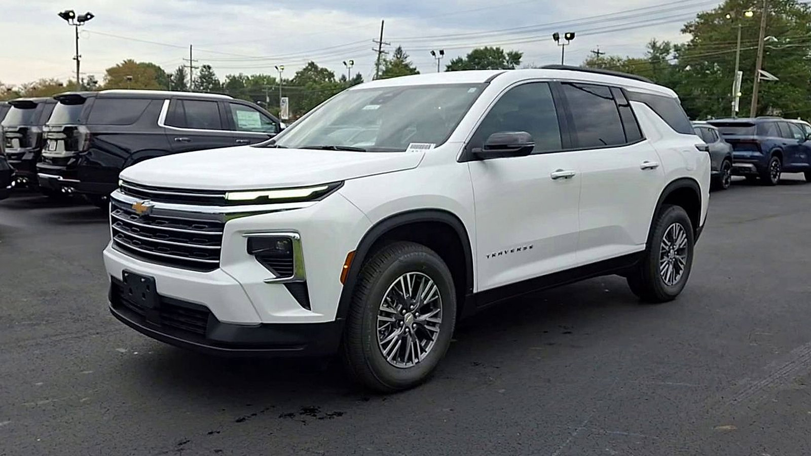 New 2026 Chevrolet Traverse LT image 7