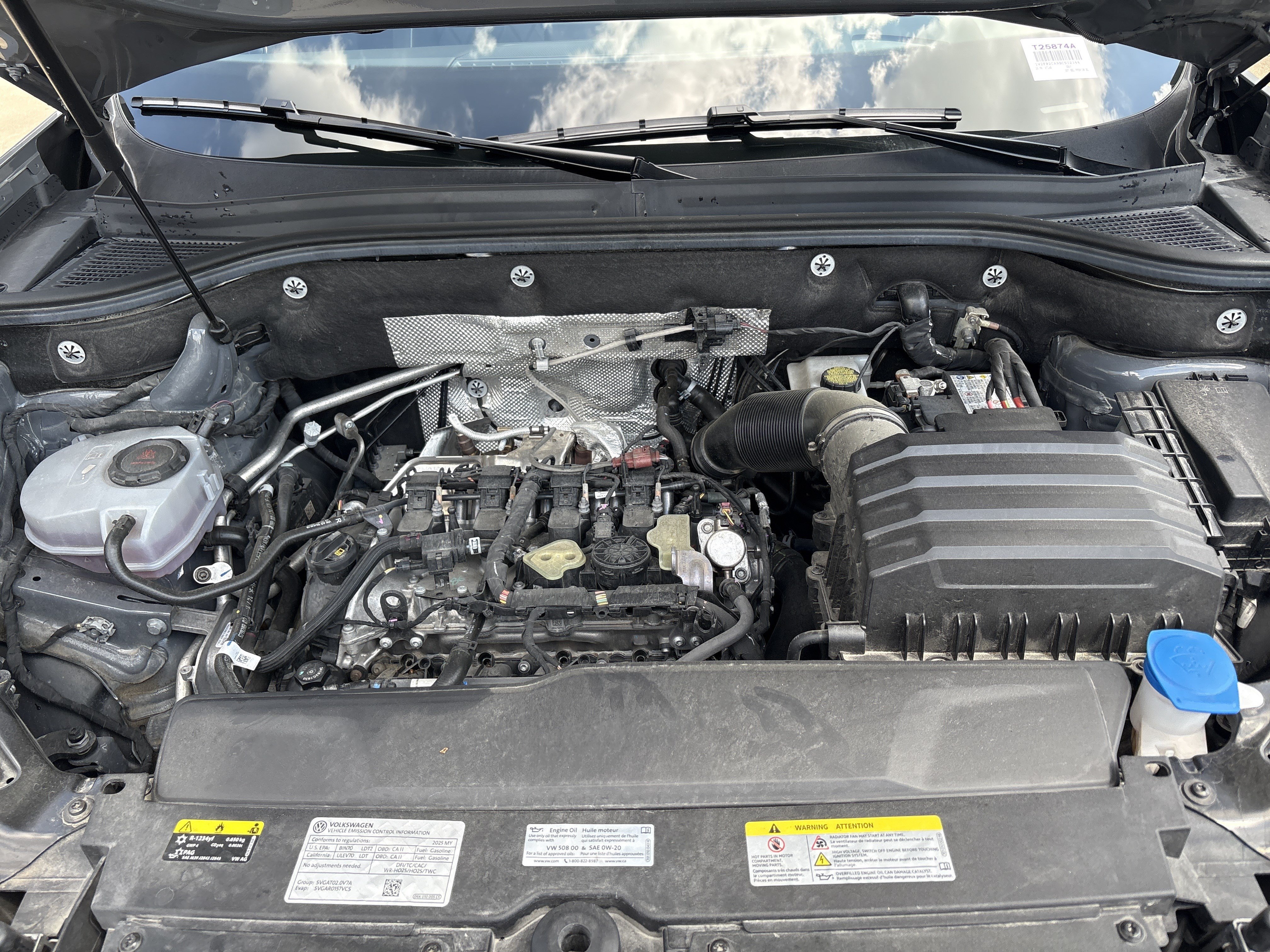 Used 2025 Volkswagen Atlas SEL Premium R-Line AWD/4WD image 35