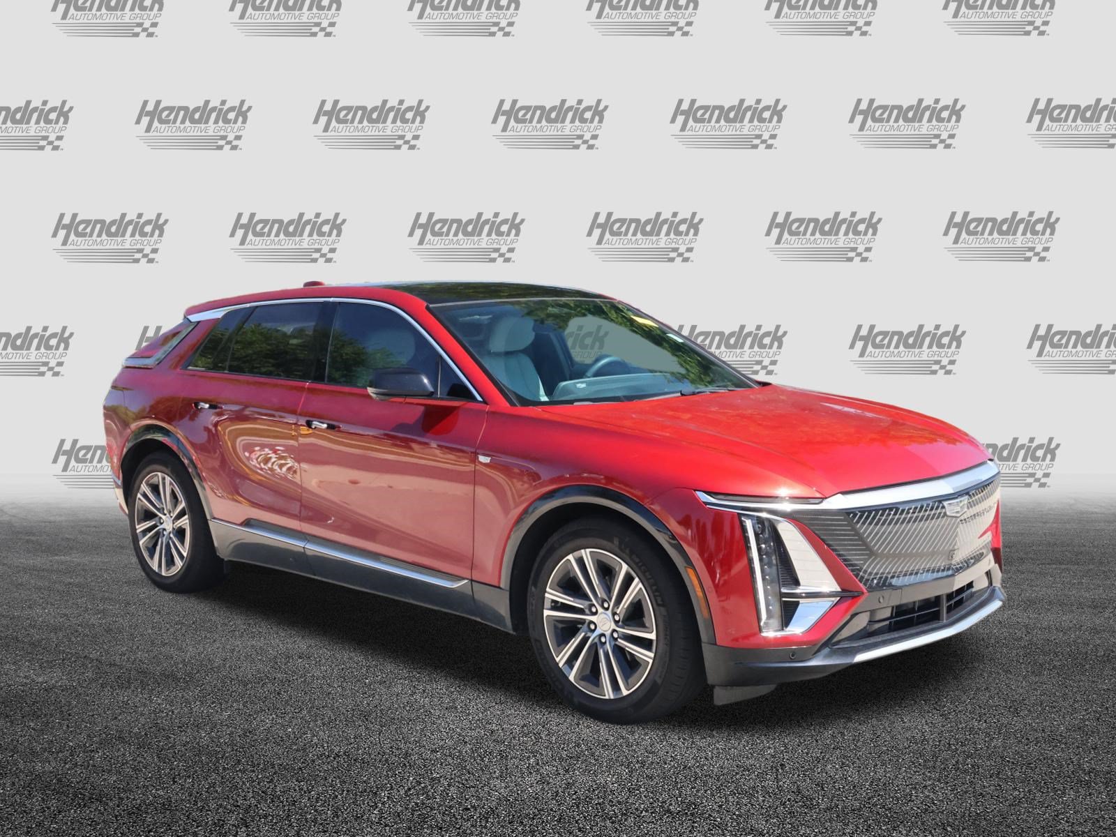 Used 2024 Cadillac Lyriq Luxury RWD image 2
