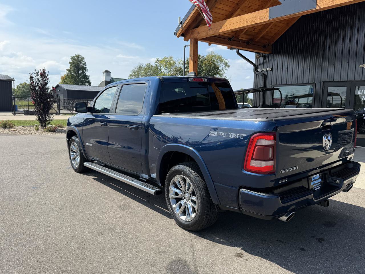 Used 2022 RAM 1500 Laramie w/ Sport Appearance Package AWD/4WD image 6