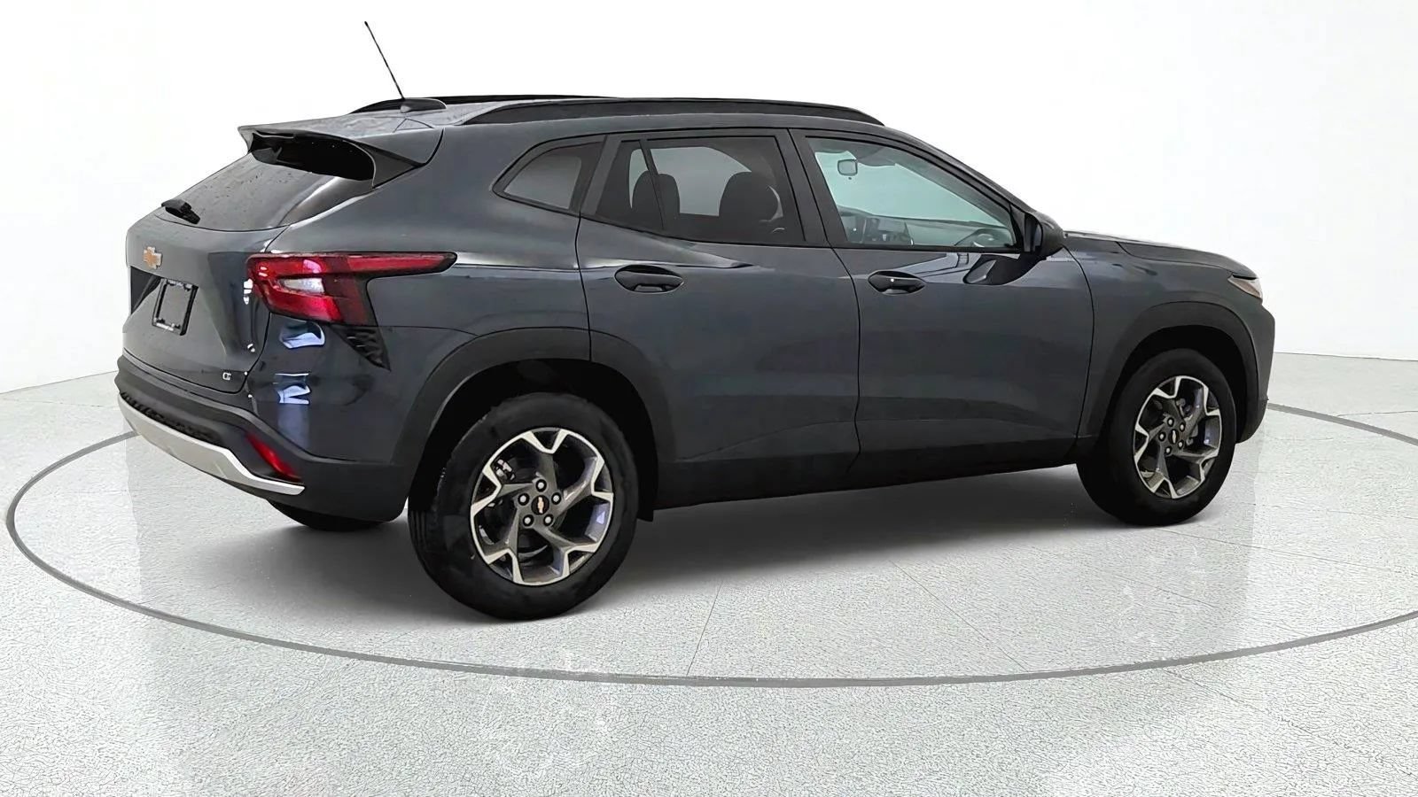 New 2026 Chevrolet Trax LT w/ Sunroof Package FWD image 9