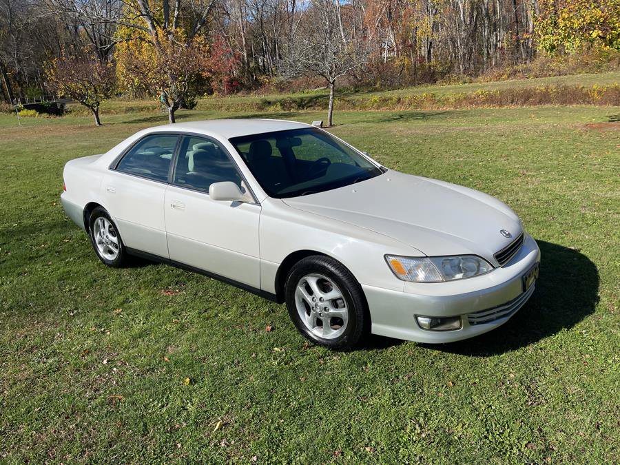 Used 2001 Lexus ES 330 image 1
