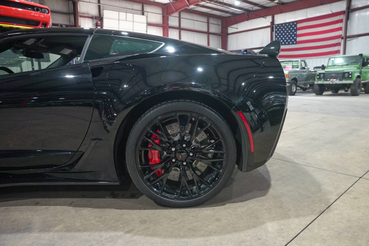 Used 2017 Chevrolet Corvette Z06 w/ Z07 Performance Package RWD image 5