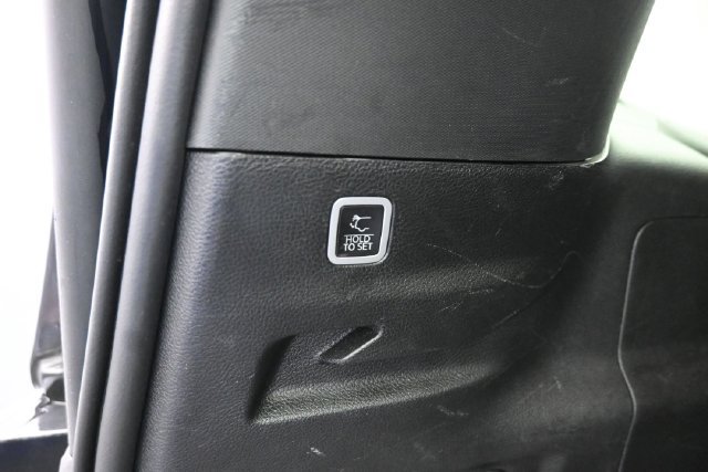 Used 2023 Jeep Grand Wagoneer L Series II AWD/4WD image 7
