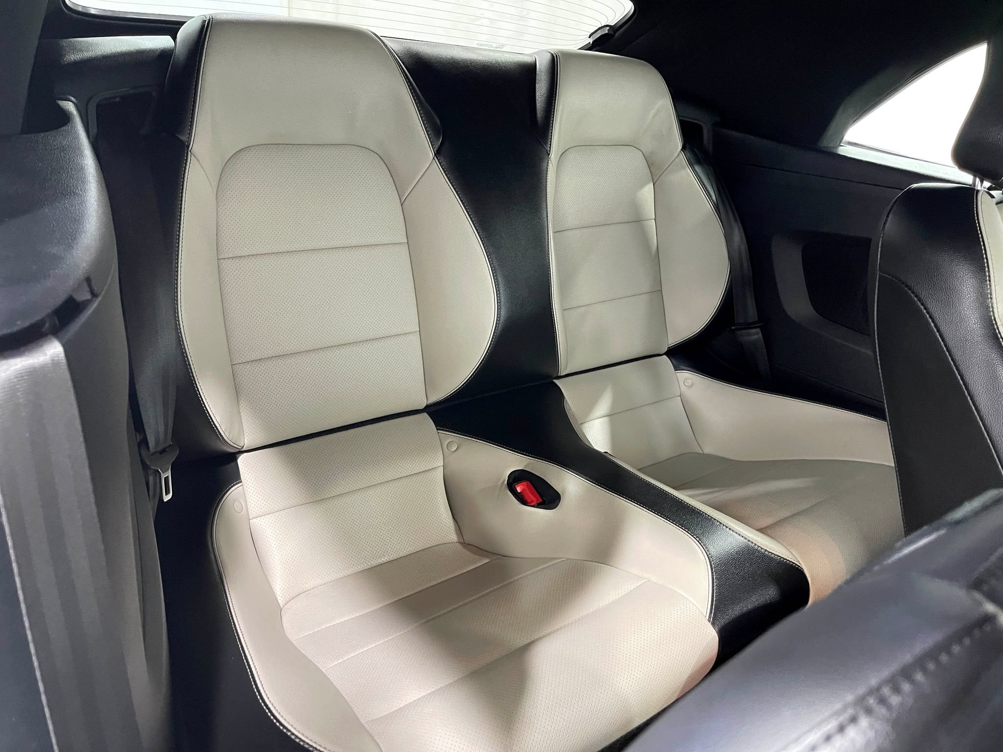 Used 2018 Ford Mustang GT Premium RWD image 30