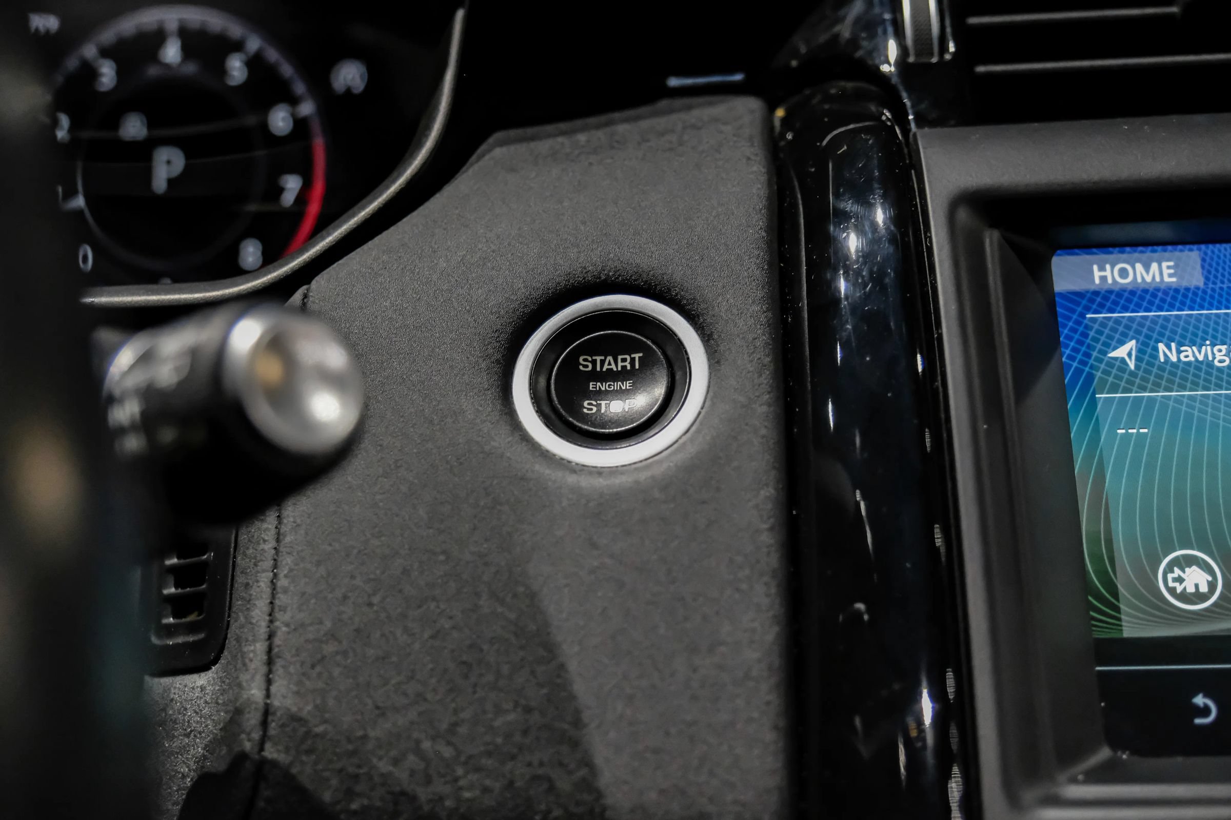 Used 2018 Land Rover Discovery SE AWD/4WD image 22