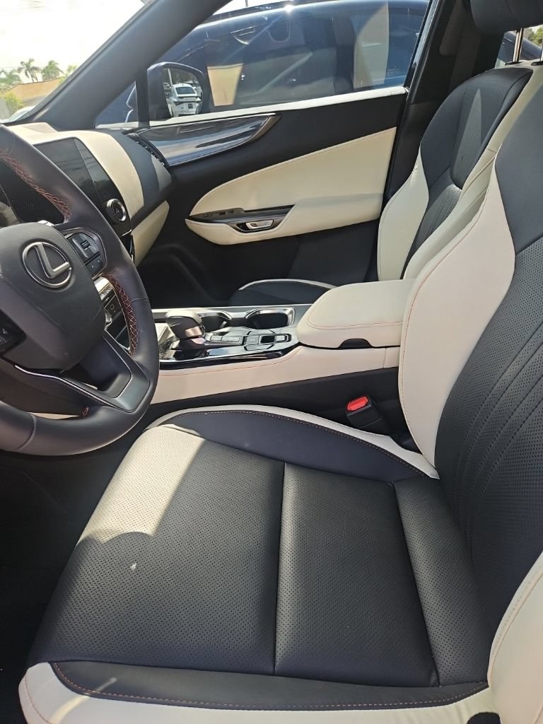 Used 2024 Lexus NX 250 FWD image 2