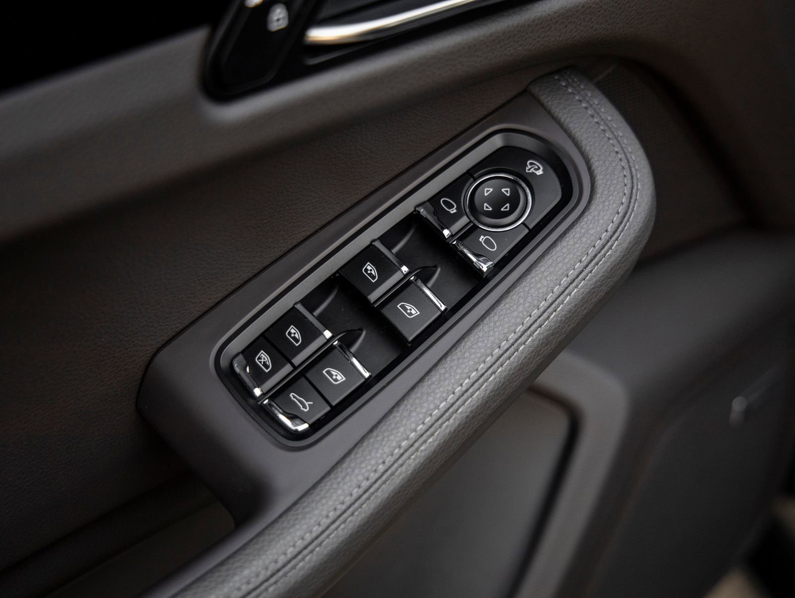 Certified 2022 Porsche Macan AWD/4WD image 20