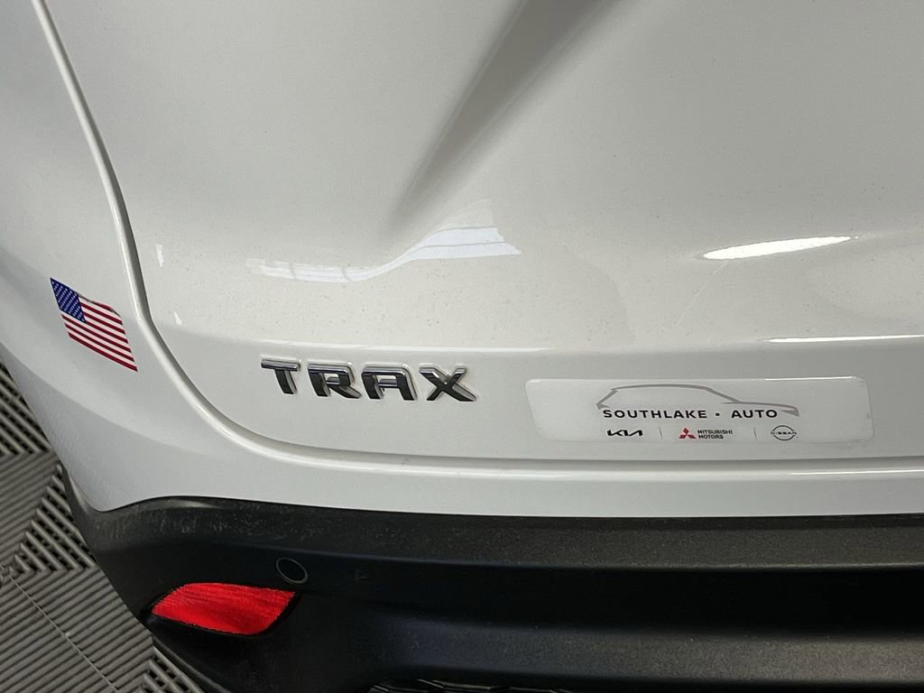 Used 2025 Chevrolet Trax LS w/ LS Convenience Package image 25