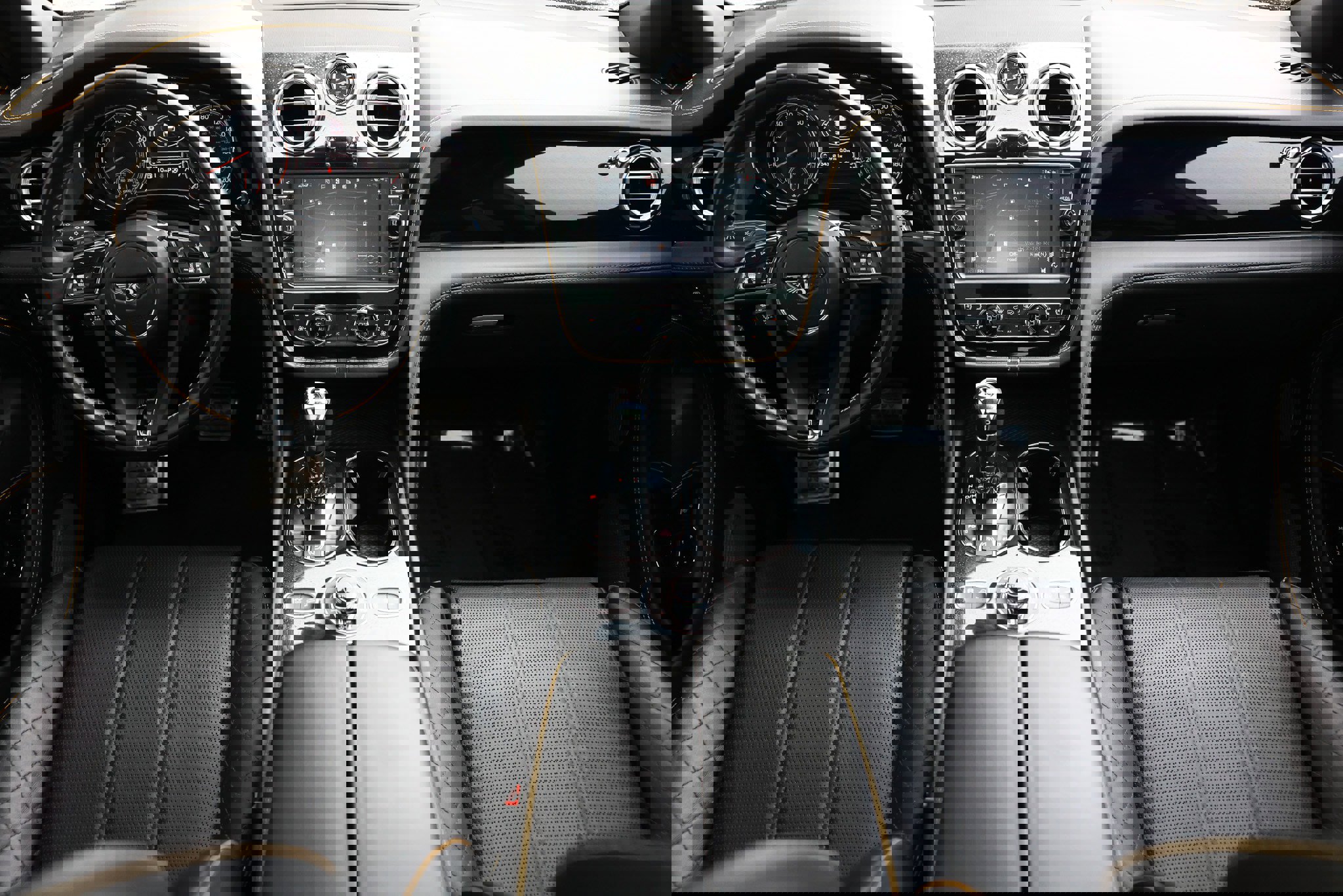 Used 2017 Bentley Bentayga image 28