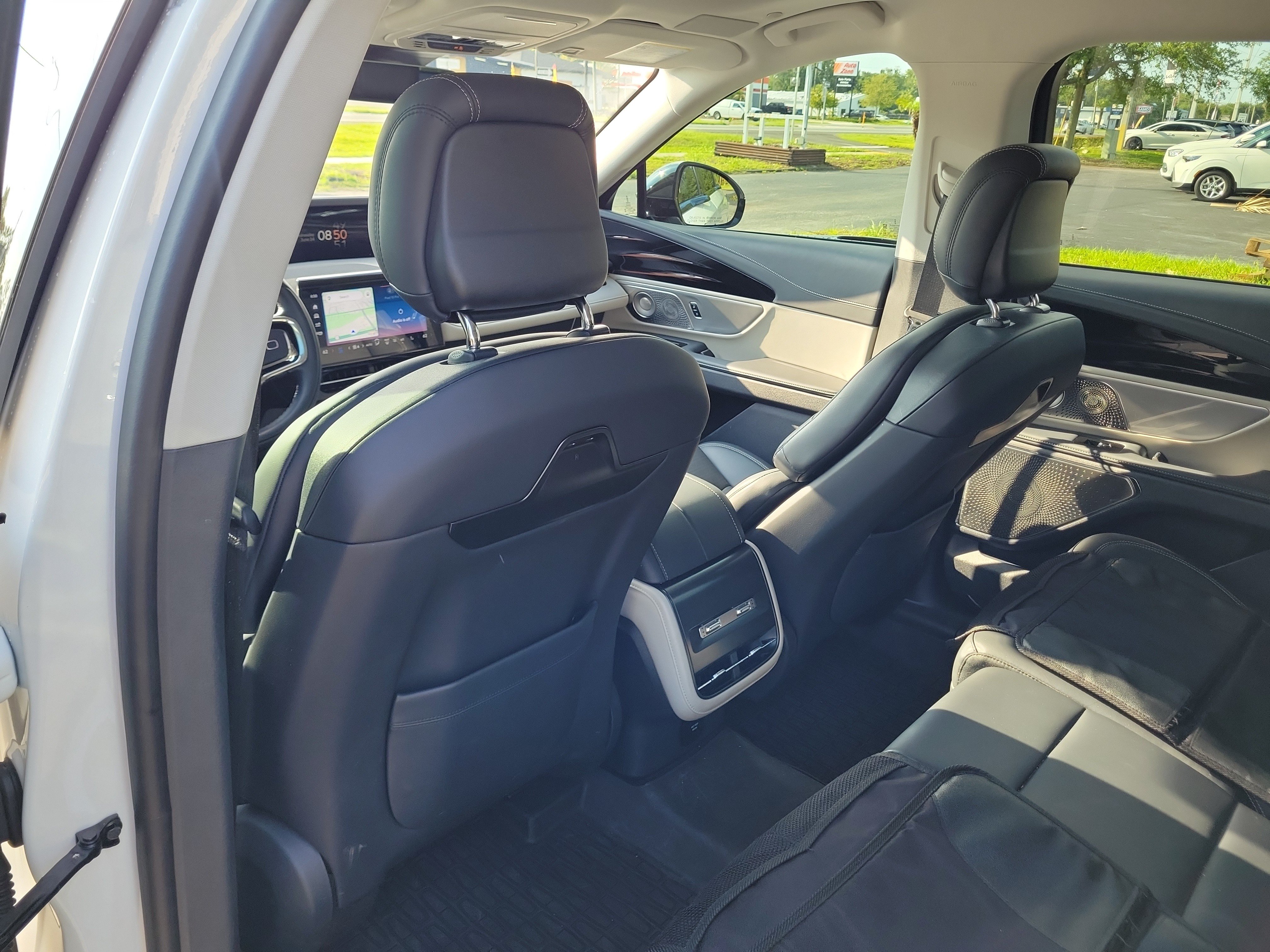 Used 2025 Lincoln Nautilus Reserve AWD/4WD image 17