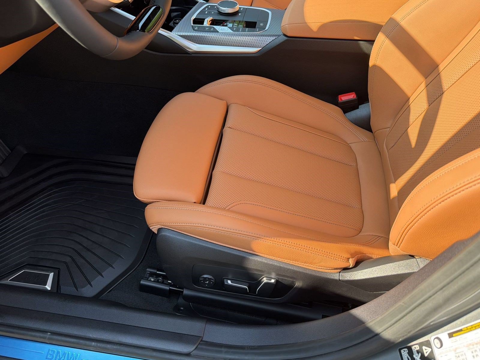 New 2026 BMW 330i xDrive Sedan w/ Convenience Package AWD/4WD image 24