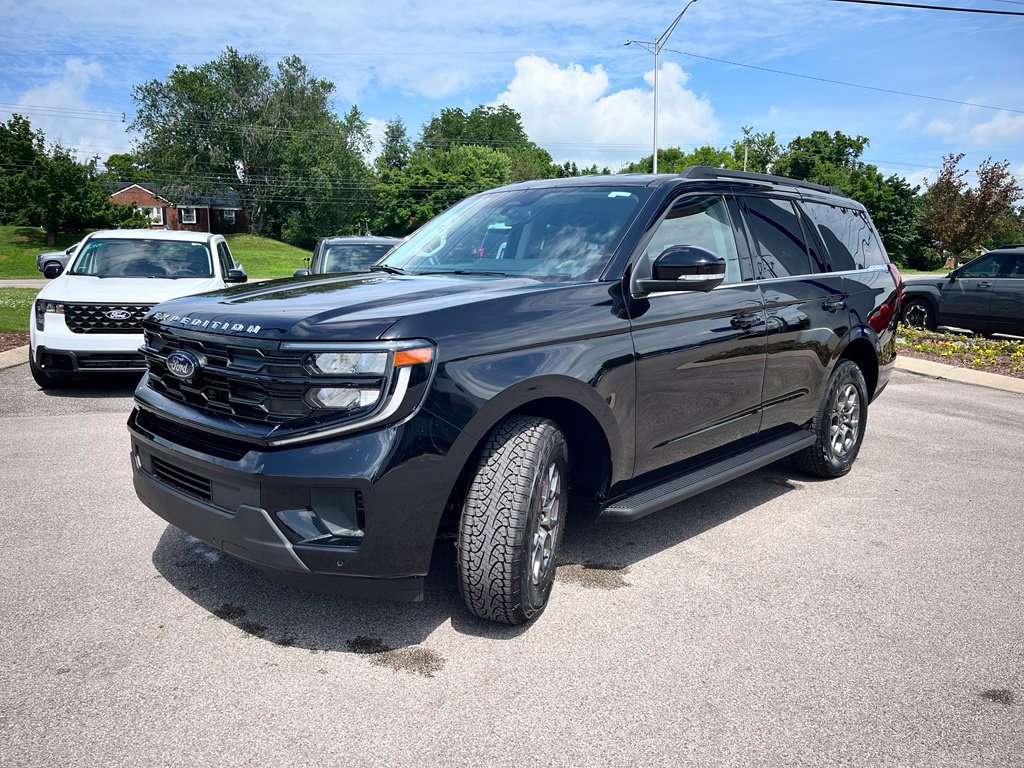 New 2026 Ford Expedition Active RWD image 3