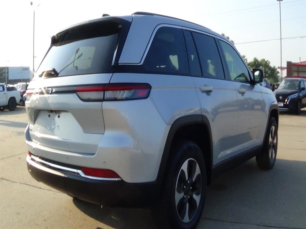 Used 2023 Jeep Grand Cherokee 4WD 4xe image 6
