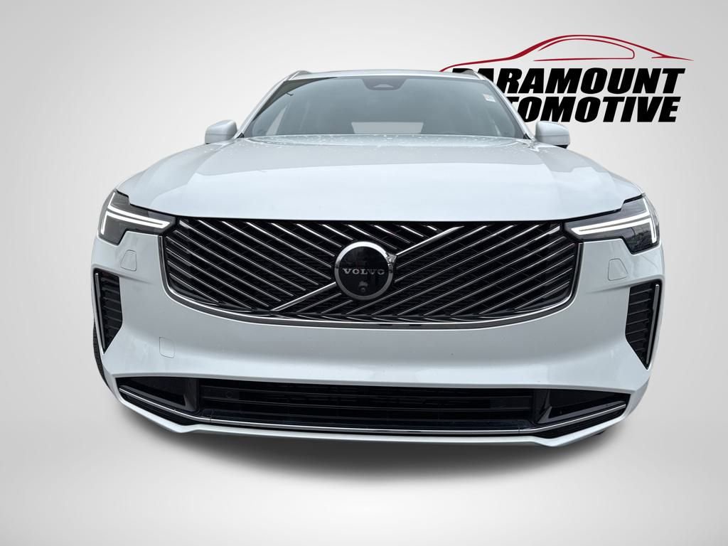 Used 2025 Volvo XC90 B6 Plus image 2