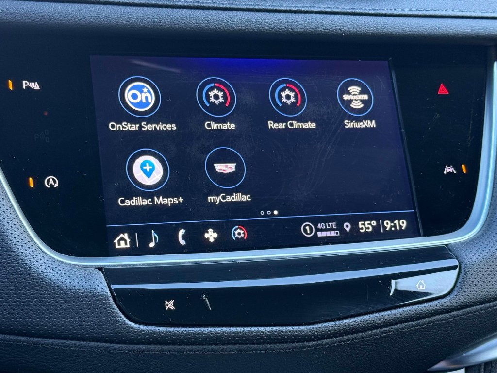 Certified 2025 Cadillac XT6 Luxury AWD/4WD image 6