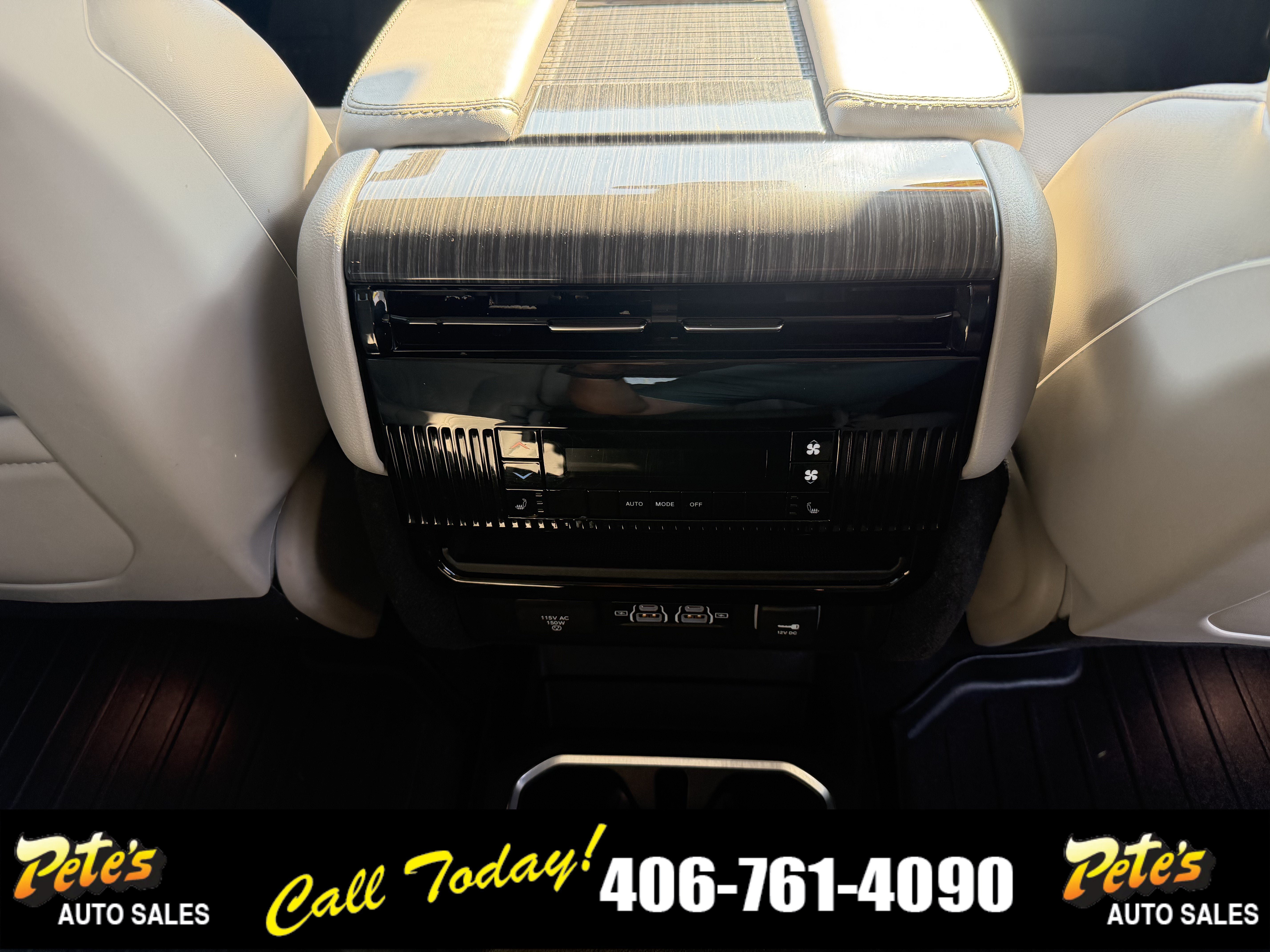 Used 2022 Jeep Wagoneer Series III w/ Flexible Seating Group AWD/4WD image 40