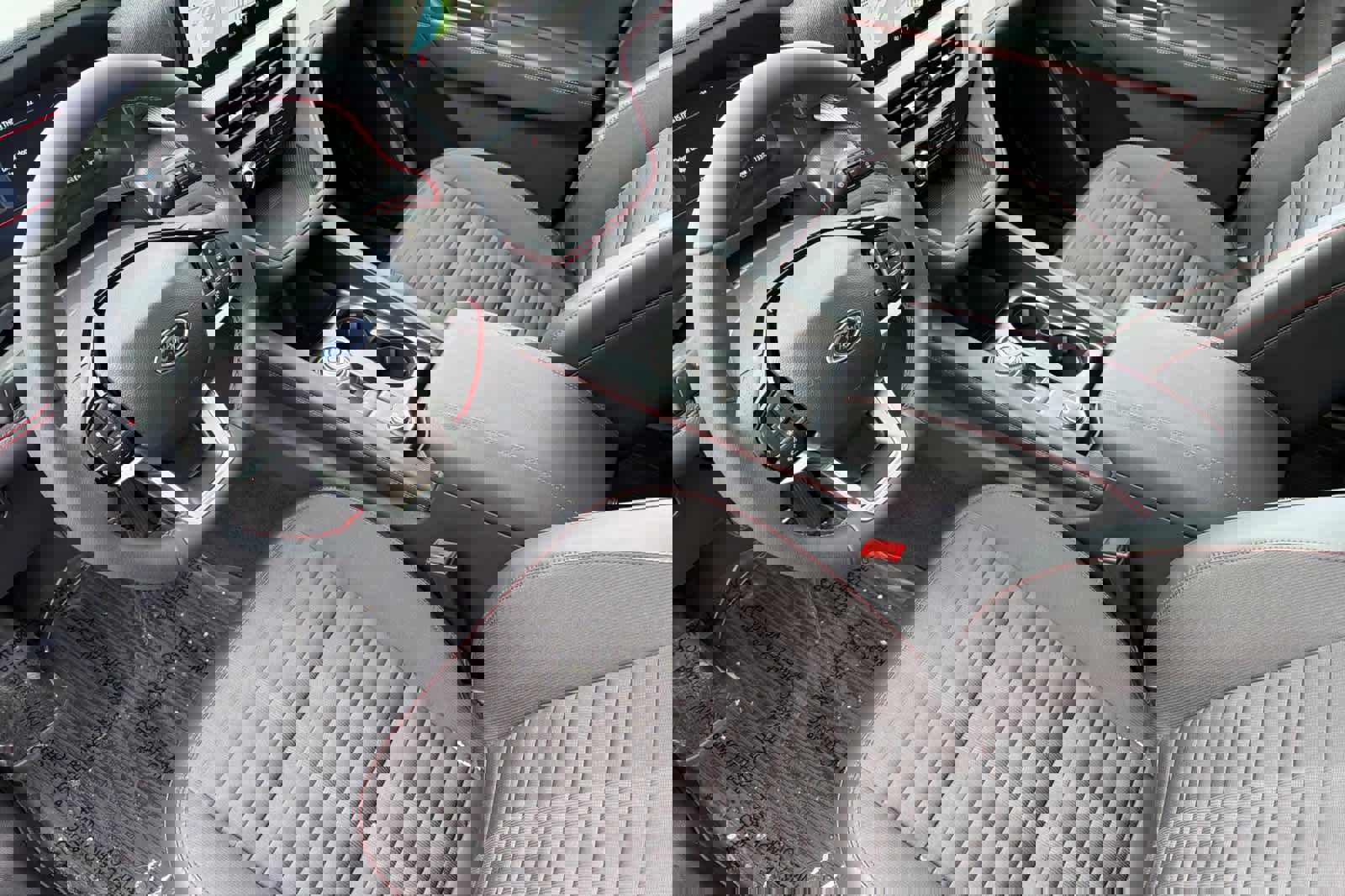 New 2026 Ford Explorer ST-Line w/ ST-Line Street Pack image 18