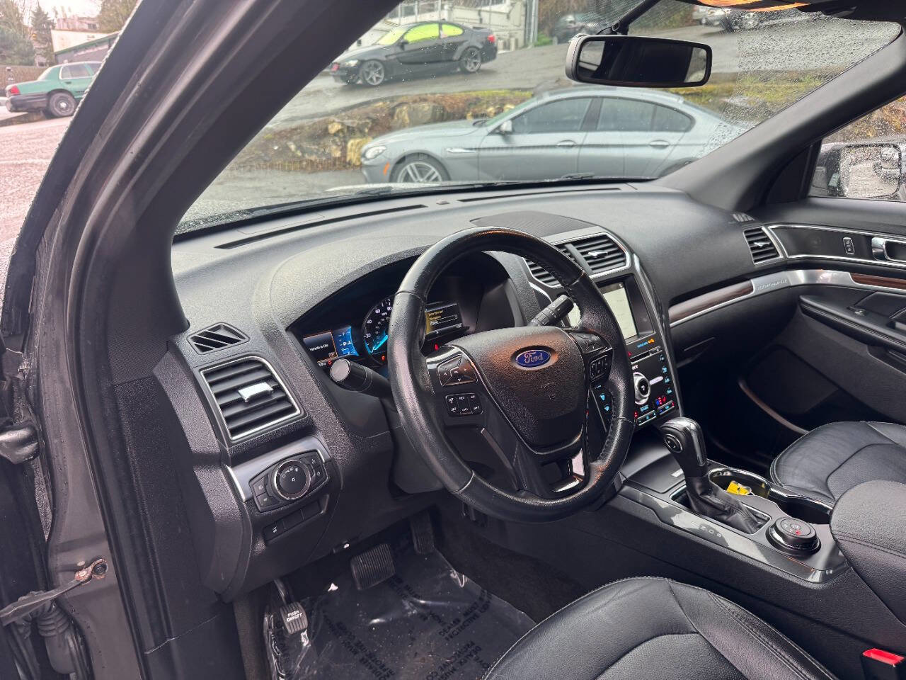 Used 2018 Ford Explorer Limited image 18