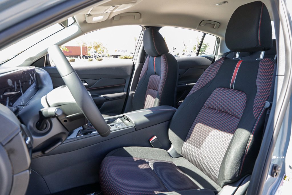 New 2027 Nissan Sentra SR FWD image 17
