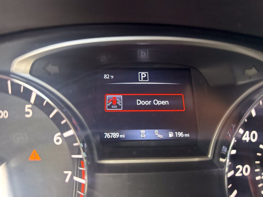 Used 2019 Nissan Pathfinder SL FWD image 13
