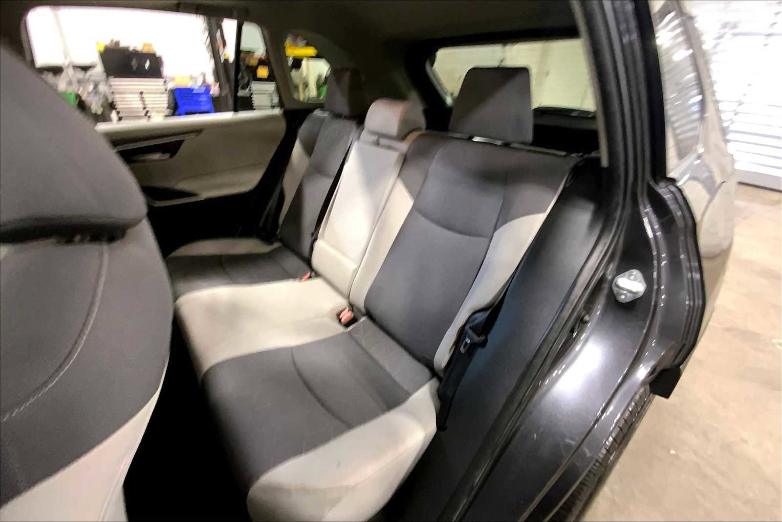Used 2020 Toyota RAV4 XLE w/ Convenience Package AWD/4WD image 21