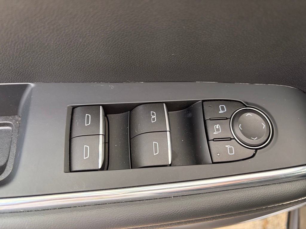Used 2026 GMC Acadia Denali w/ Super Cruise Package FWD image 10