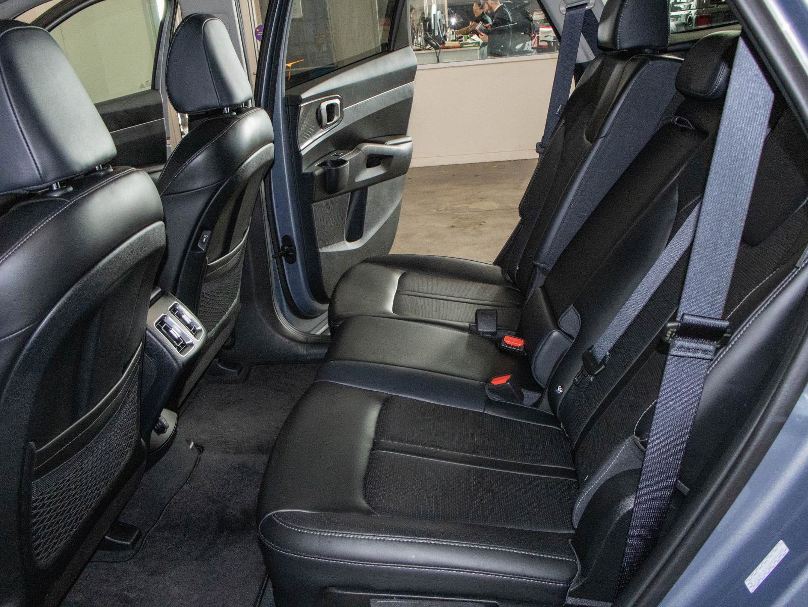 Used 2025 Kia Sorento S w/ Panoramic Sunroof Package image 15