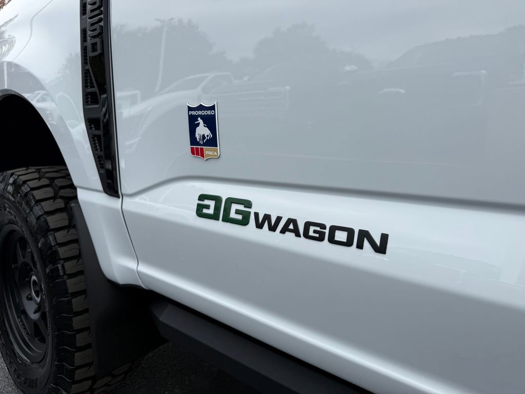 New 2026 Ford F250 Lariat w/ Black Appearance Package image 52