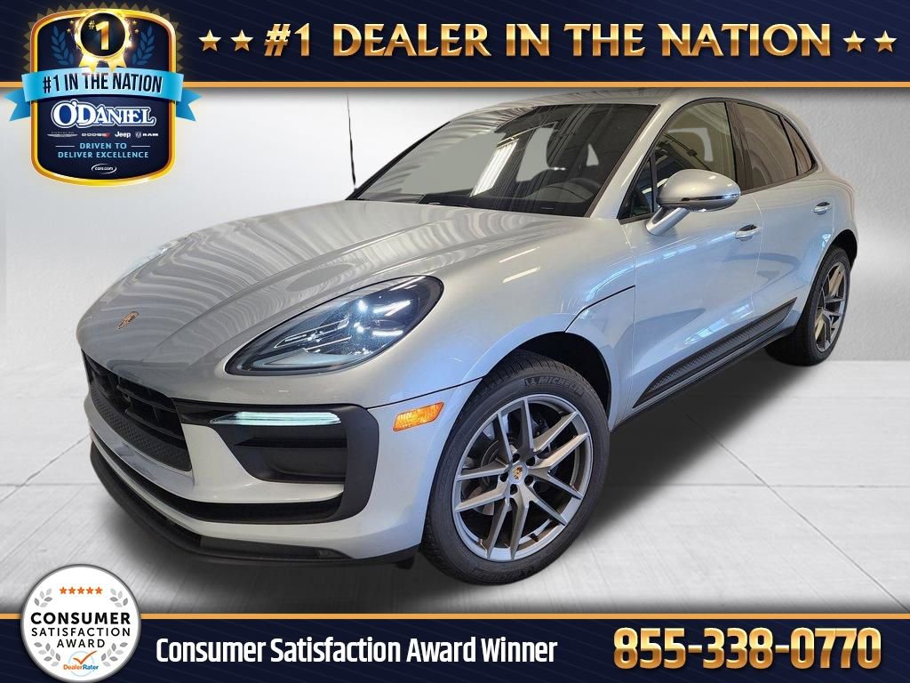 Certified 2025 Porsche Macan AWD/4WD image 1