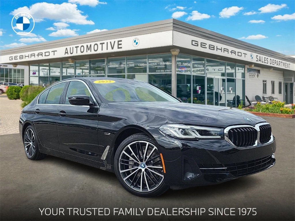 Used 2022 BMW 530e xDrive 530e iPerformance w/ Premium Package image 1